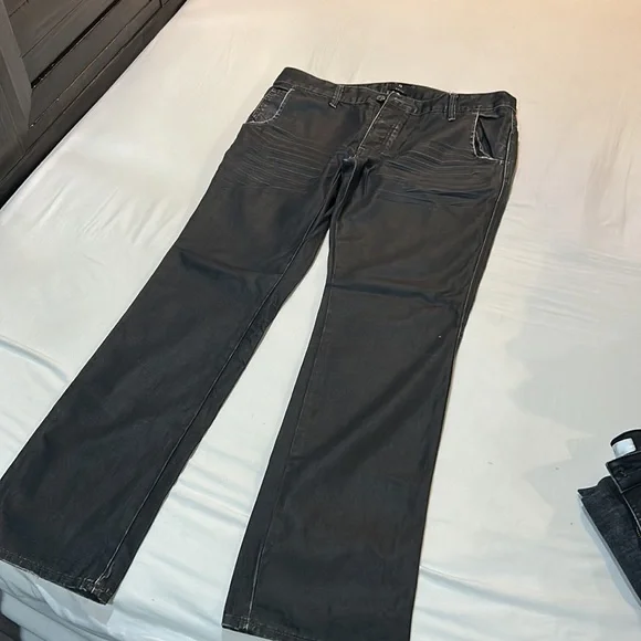 3 jeans in bundle - Picture 3 of 9